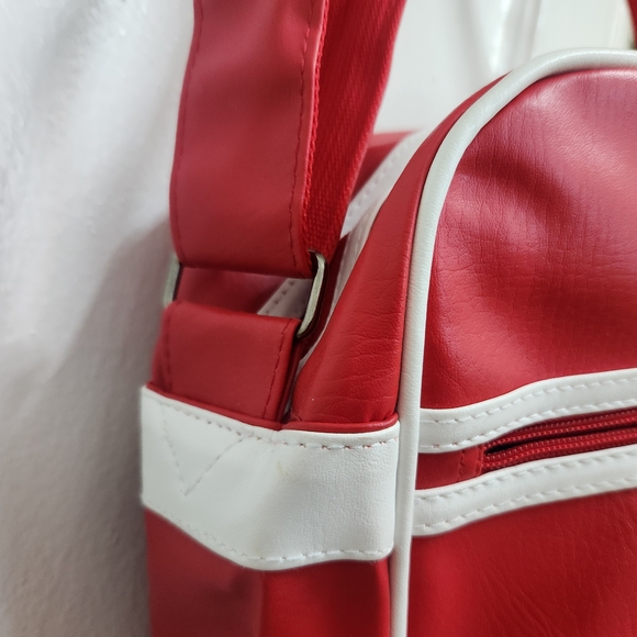 Red and White Retro Shoulder Bag with Sporty Design - Picture 5 of 14